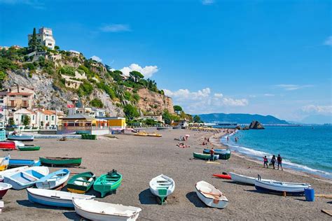 14 Best Beaches on the Amalfi Coast | PlanetWare