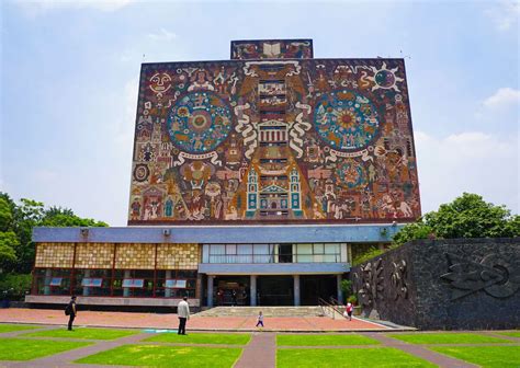 8 Spots to Discover Mexico City’s Most Impressive Murals