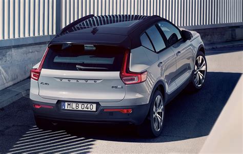 Volvo XC40 Recharge Review and Buyers Guide | Electrifying