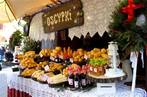 Krakow Christmas Market 2023 - dates and travel tips