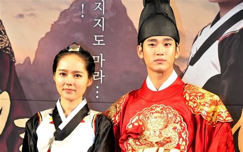 Han Ga In Merasa Dikhianati Kim Soo Hyun Saat Syuting 'The Moon ...