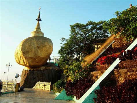 Myanmar Mon State Kyaiktiyo Pagoda Golden Rock 20