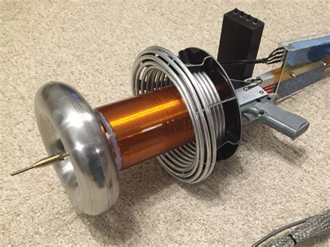 DIY Tesla Gun Can Shoot 100,000 Volts Of Electricity 24 Inch