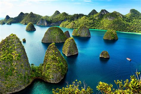 Best time to go to Raja Ampat Islands | Weather and Climate. 12 months ...