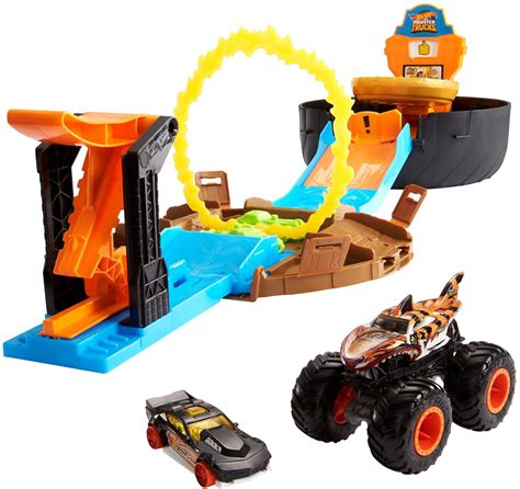 Hot Wheels Monster Trucks Stunt Tire Play Set Opens To Reveal Arena ...