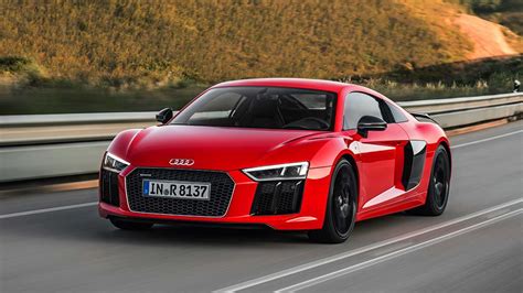 Audi R8 V10 Plus Specs, Price, Photos & Review