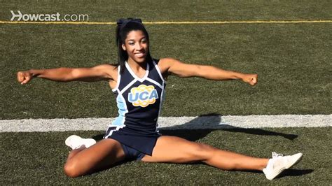 How to Do a Herkie | Cheerleading - YouTube