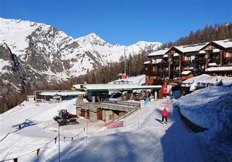 Bardonecchia Ski Resort Info Guide | Jafferau, Melezet & Colomion Italy ...