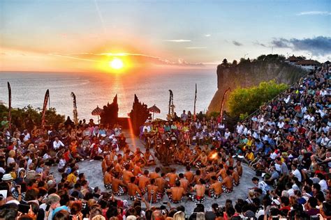 Uluwatu Temple Sunset and Kecak Fire Dance Tour | BALI TREKKING TOUR