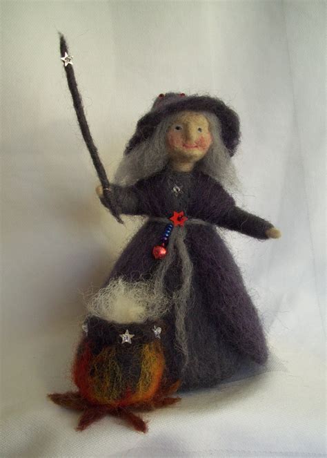 Halloween Witch and her Magic Cauldron | Felt halloween, Needle felting ...