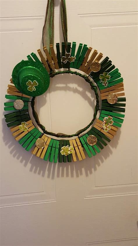 27 Clothespin Wreath Ideas - The Funky Stitch