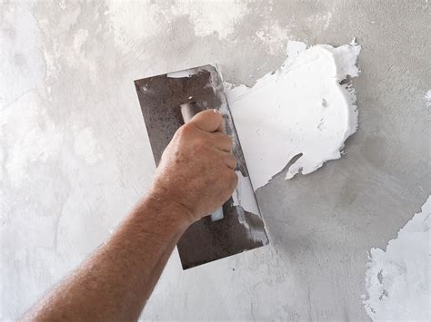 How to Plaster Walls With Clay Instead of Painting