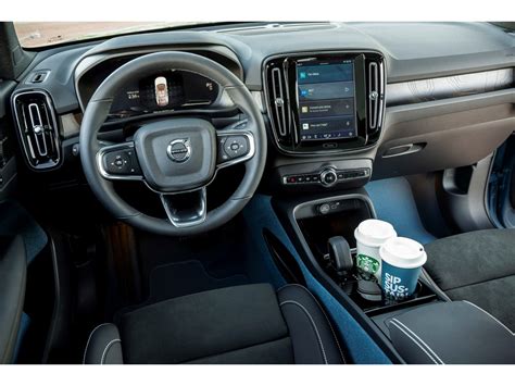 2023 Volvo C40 Recharge Pictures: | U.S. News