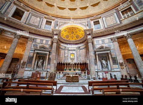 Ancient roman basilica hi-res stock photography and images - Alamy