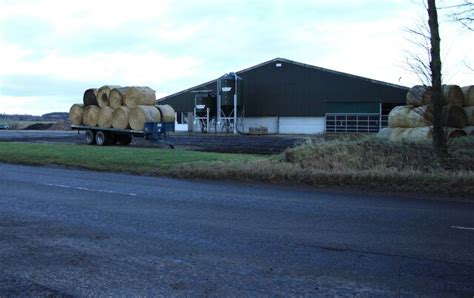 Round bales © Richard Sutcliffe cc-by-sa/2.0 :: Geograph Britain and ...