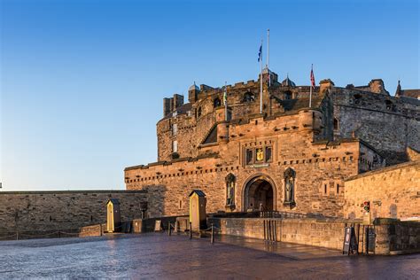 Edinburgh Castle - The Scottish Capital’s Majestic Hilltop Landmark ...