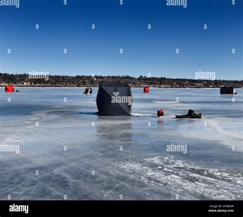 Lake simcoe ice fishing hi-res stock photography and images - Alamy