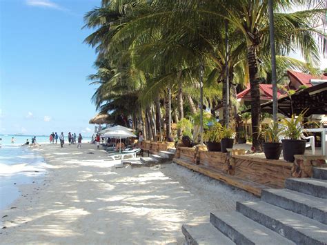 The Top 3 Luxury Hotels On Boracay Island | Hotel Doreial