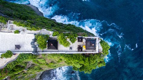 Uluwatu Temple Bali: Ultimate Guide to History and Attractions