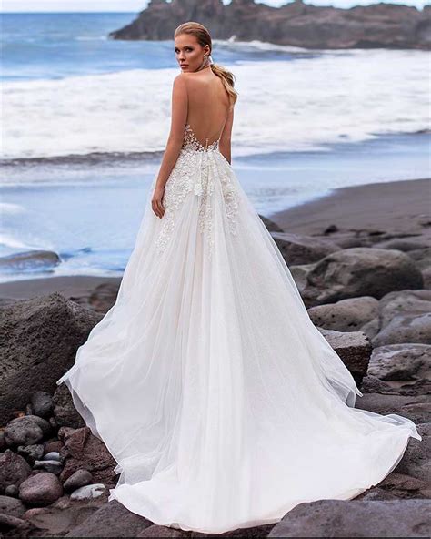 A Guide to Planning Your Perfect Beach Wedding in Hawaii - Blufashion