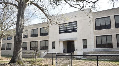 Sam Houston Elementary School remains owned by Conroe after Overland ...