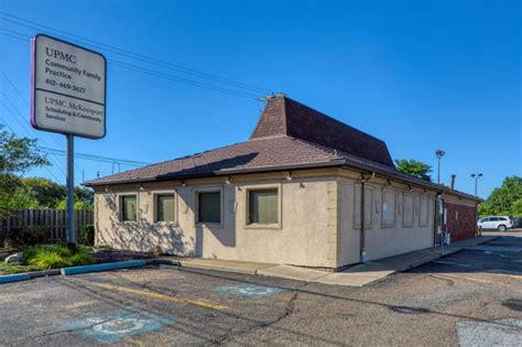 Did that used to be a Pizza Hut? Photos show signature roofs on new ...