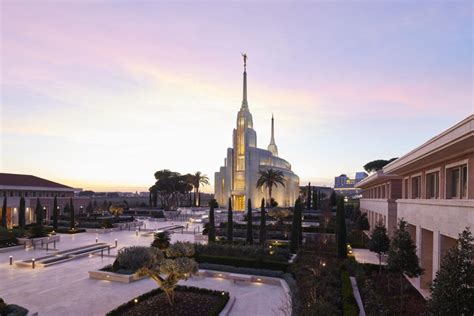 How Mormon Temples Got Their Distinctive Look - Bloomberg