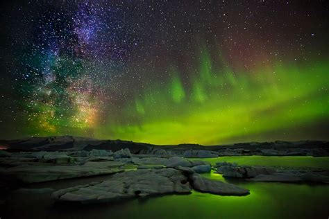 milky way and northern light together | Luces en el cielo, Auroras ...