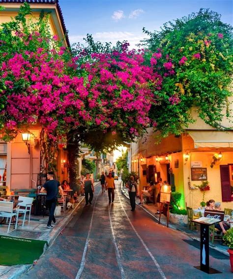 Plaka: The oldest and most beautiful district of Athens has a history ...