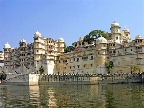 City Palace (Udaipur) Rajasthan | Timings, entry fee, hotel