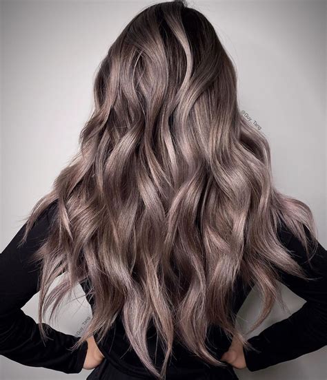 40 Bombshell Silver Hair Color Ideas for 2022 - Hair Adviser