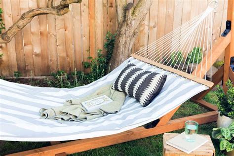 How to Make a Hammock (15 Easy DIY Hammock Ideas)