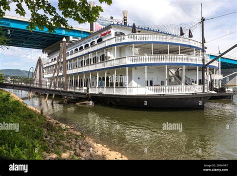 CHATTANOOGA, TN, USA-9 MAY 2021: The Southern Belle riverboat, docked ...