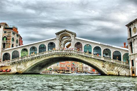 Rialto Bridge Over The Grand Canal Of Venice Photograph by Sarah E Ethridge