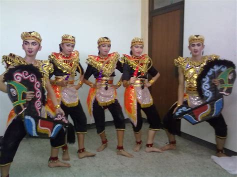 PENDIDIKAN DI BIDANG SENI: TARI KREASI BARU TRADISIONAL