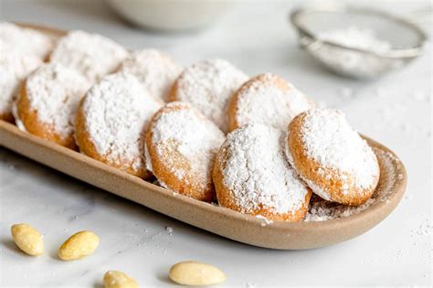 Ricciarelli (Italian Almond Cookies) | Jernej Kitchen