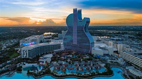 Seminole Hard Rock Hollywood Hotel & Casino – Guitar Tower by Klai Juba ...