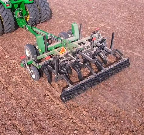 Ripper-Roller - Unverferth Primary Tillage