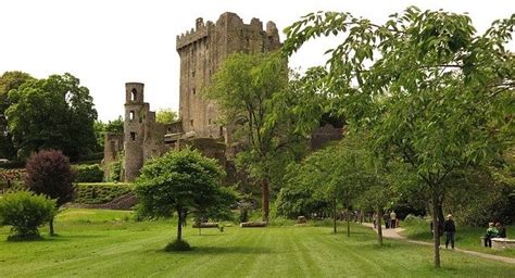 History of Blarney Castle, Village, and Why People Kiss the Blarney ...