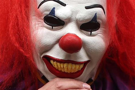 'Killer clowns': Frightening craze causes huge surge in calls to ...