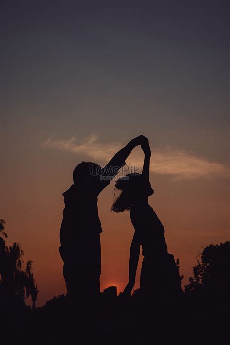 Silhouette Of Couple In Sunset Dance Picture And HD Photos | Free ...