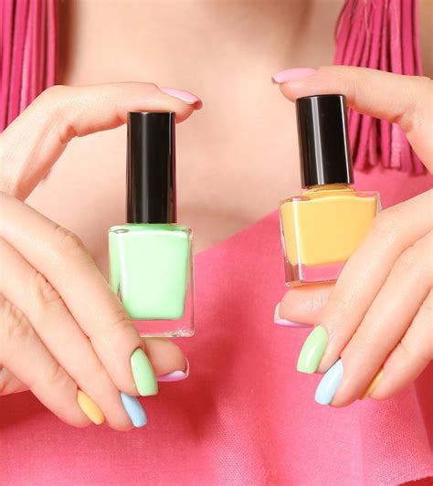 Ultimate Guide to Nail Colors that Compliment a Tan - nailhow