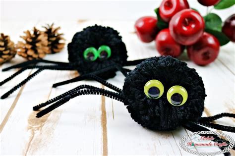 How to make a Spider Pom-Pom - Halloween DIY Tutorial - Nicki's ...