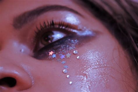 List Of Euphoria Makeup Glitter Looks Ideas - Mouvie info