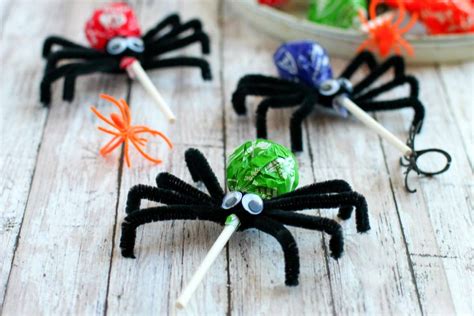 Spooky Spider Lollipops Halloween Craft - JaMonkey