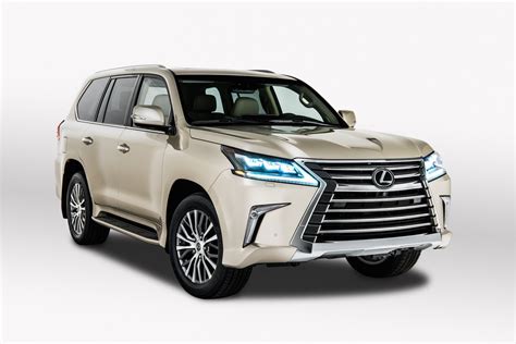 2018 Lexus LX 570 roams the Earth like a high-end automotive dinosaur