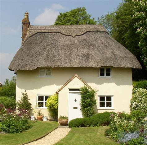 Thatched roof properties, are they worth the hassle? | Local Surveyors ...