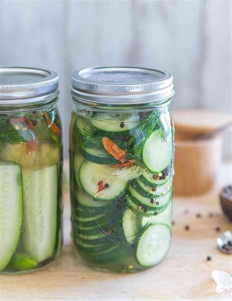 Make your own garlic dill pickles at home with this easy recipe, no ...