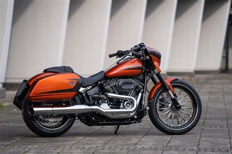 Thunderbike De Luxe • Harley-Davidson FLSB Sport Glide Customized