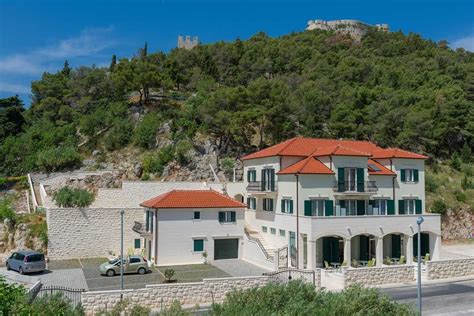 Holiday Villa in Hvar Town centre with pool - Villas Croatia